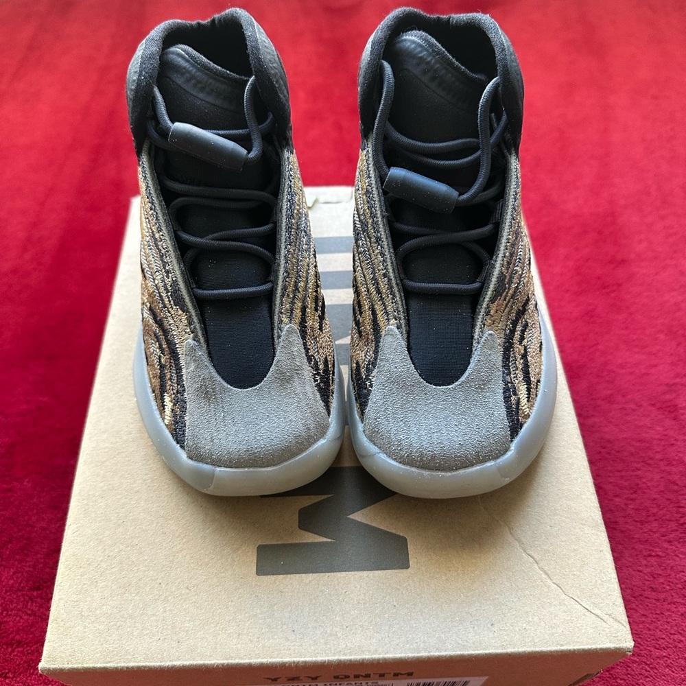 YZY QNTM Infant Amber Tint